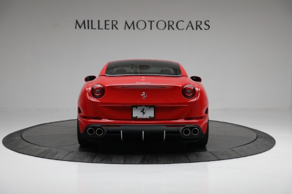 Used 2016 Ferrari California T for sale $179,900 at Alfa Romeo of Greenwich in Greenwich CT 06830 16
