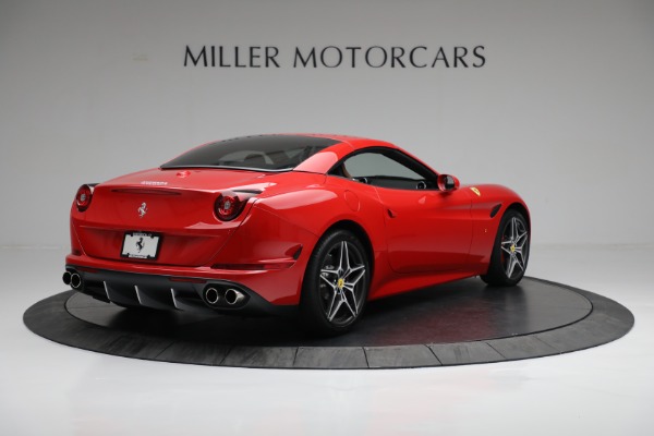 Used 2016 Ferrari California T for sale Sold at Alfa Romeo of Greenwich in Greenwich CT 06830 17