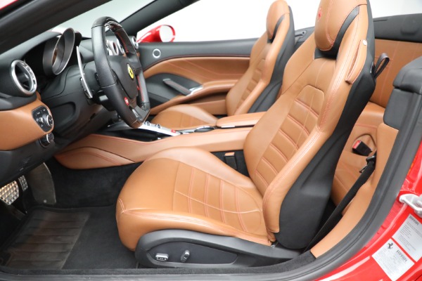Used 2016 Ferrari California T for sale $179,900 at Alfa Romeo of Greenwich in Greenwich CT 06830 23