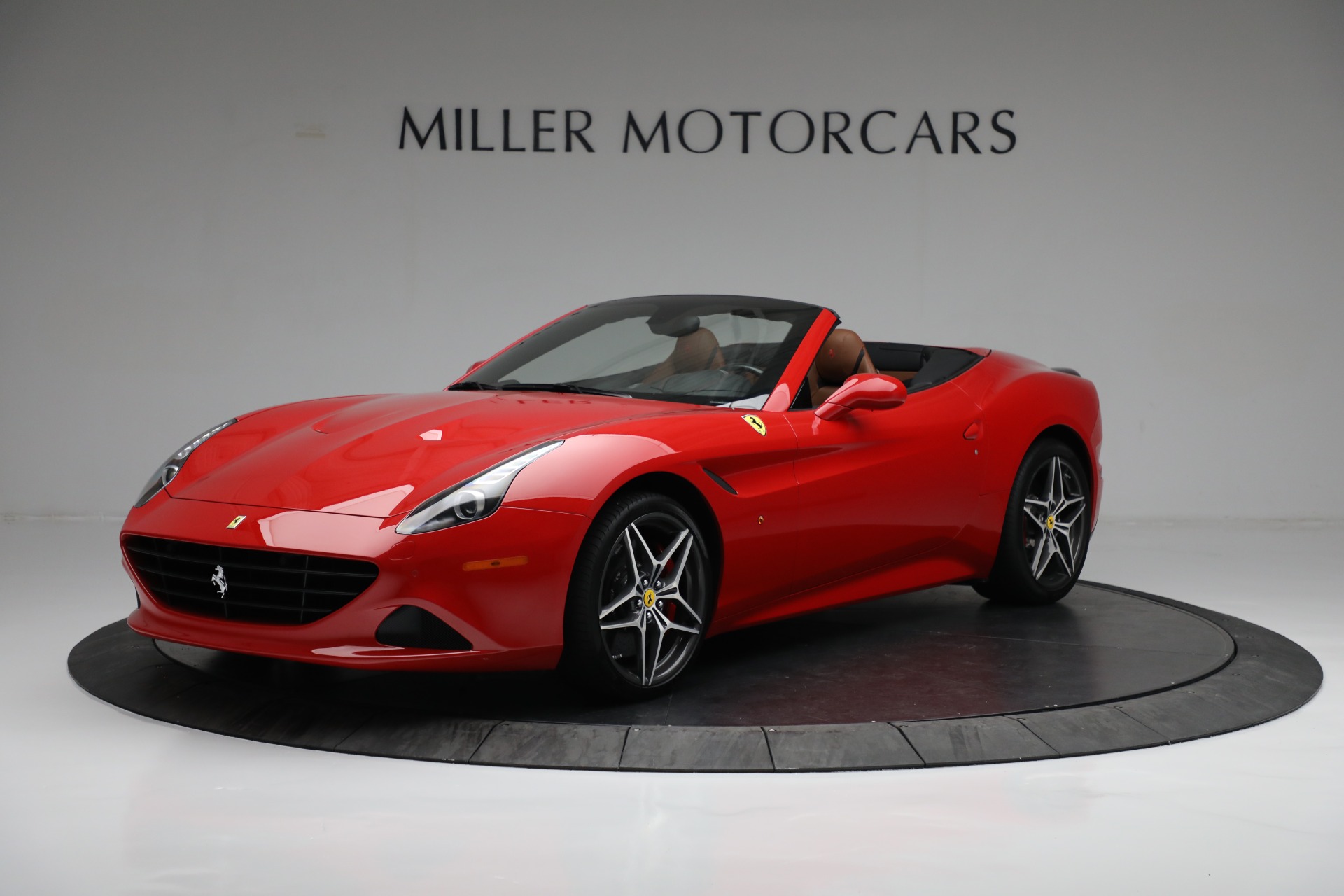 Used 2016 Ferrari California T for sale Sold at Alfa Romeo of Greenwich in Greenwich CT 06830 1