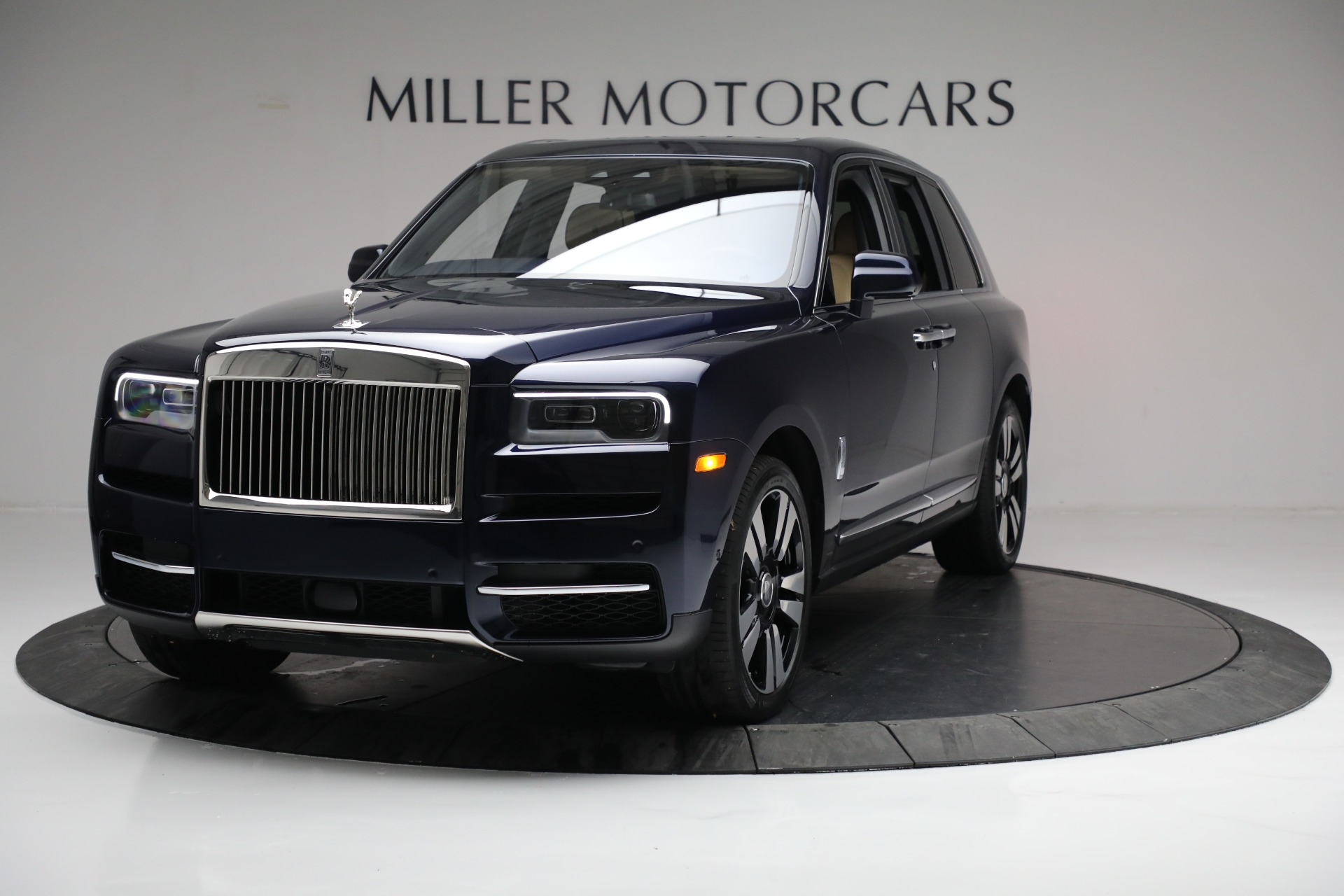 Used 2019 Rolls-Royce Cullinan for sale Sold at Alfa Romeo of Greenwich in Greenwich CT 06830 1