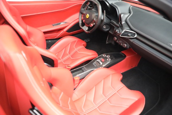 Used 2012 Ferrari 458 Spider for sale $329,900 at Alfa Romeo of Greenwich in Greenwich CT 06830 27