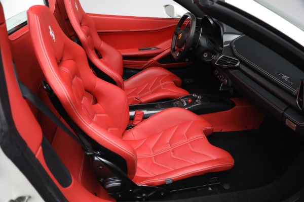 Used 2012 Ferrari 458 Spider for sale $329,900 at Alfa Romeo of Greenwich in Greenwich CT 06830 28