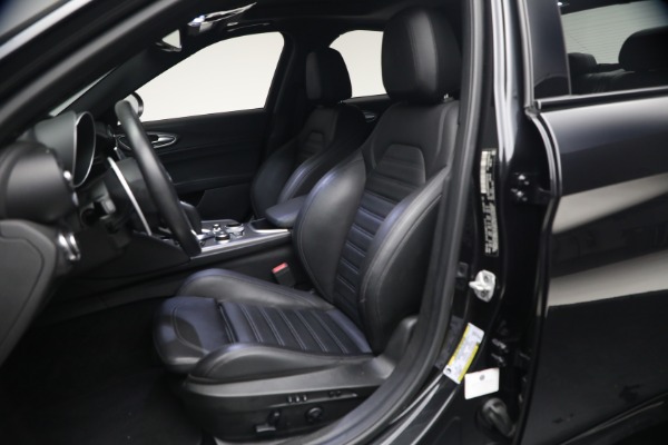 Used 2022 Alfa Romeo Giulia Veloce for sale $27,900 at Alfa Romeo of Greenwich in Greenwich CT 06830 15