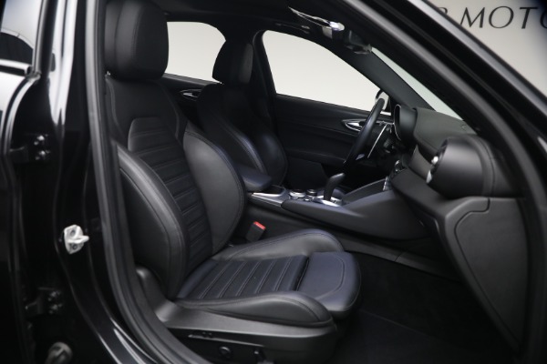 Used 2022 Alfa Romeo Giulia Veloce for sale $27,900 at Alfa Romeo of Greenwich in Greenwich CT 06830 16