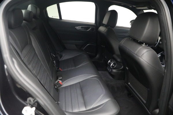 Used 2022 Alfa Romeo Giulia Veloce for sale $27,900 at Alfa Romeo of Greenwich in Greenwich CT 06830 17