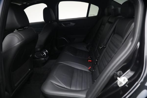 Used 2022 Alfa Romeo Giulia Veloce for sale $27,900 at Alfa Romeo of Greenwich in Greenwich CT 06830 18