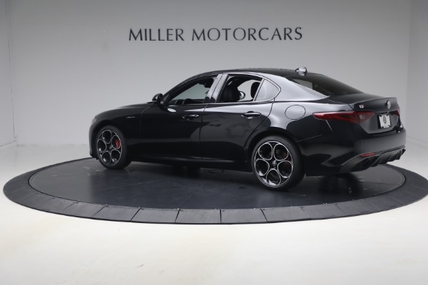 Used 2022 Alfa Romeo Giulia Veloce for sale $27,900 at Alfa Romeo of Greenwich in Greenwich CT 06830 4