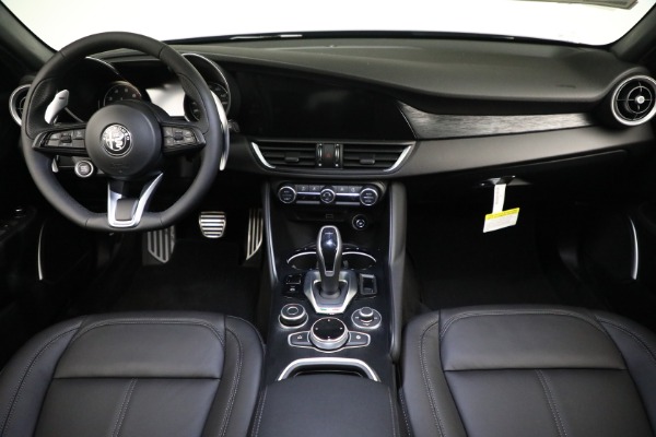 New 2022 Alfa Romeo Giulia Sprint for sale $48,455 at Alfa Romeo of Greenwich in Greenwich CT 06830 16