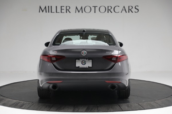 New 2022 Alfa Romeo Giulia Sprint for sale $48,455 at Alfa Romeo of Greenwich in Greenwich CT 06830 6