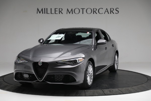 New 2022 Alfa Romeo Giulia Sprint for sale $48,455 at Alfa Romeo of Greenwich in Greenwich CT 06830 1