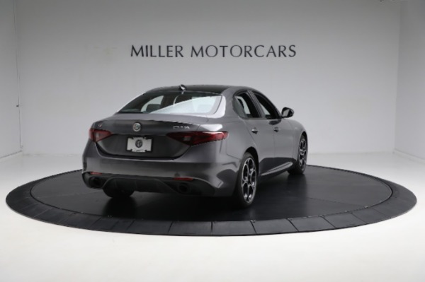 Used 2022 Alfa Romeo Giulia Veloce for sale Sold at Alfa Romeo of Greenwich in Greenwich CT 06830 10