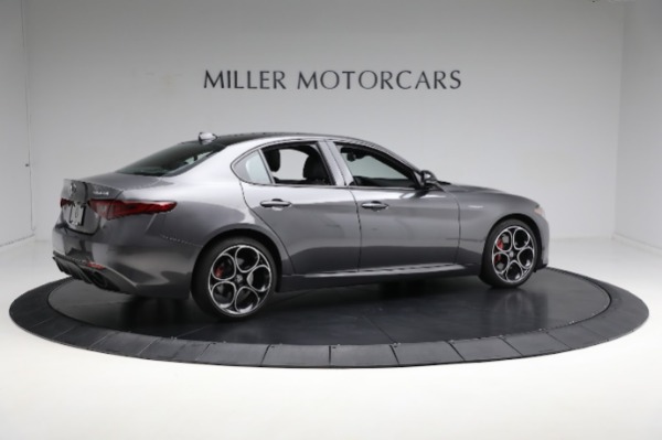 Used 2022 Alfa Romeo Giulia Veloce for sale $36,900 at Alfa Romeo of Greenwich in Greenwich CT 06830 12