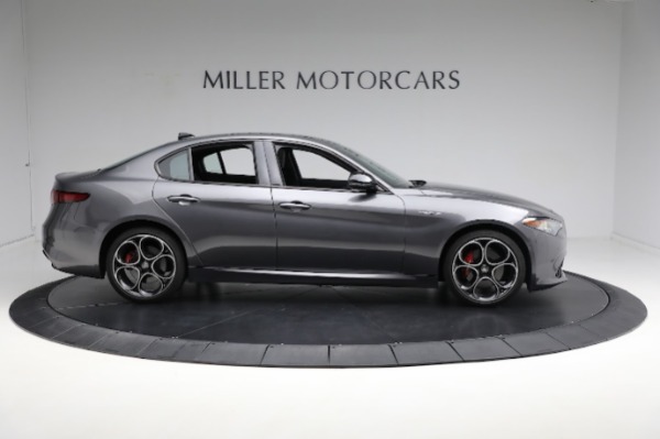 Used 2022 Alfa Romeo Giulia Veloce for sale $36,900 at Alfa Romeo of Greenwich in Greenwich CT 06830 14