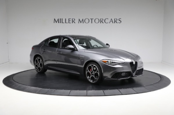 Used 2022 Alfa Romeo Giulia Veloce for sale $36,900 at Alfa Romeo of Greenwich in Greenwich CT 06830 16