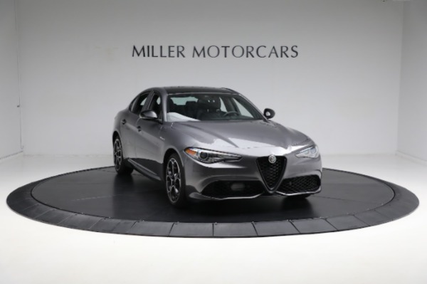 Used 2022 Alfa Romeo Giulia Veloce for sale $36,900 at Alfa Romeo of Greenwich in Greenwich CT 06830 17