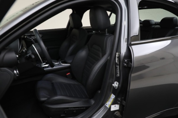 Used 2022 Alfa Romeo Giulia Veloce for sale Sold at Alfa Romeo of Greenwich in Greenwich CT 06830 21