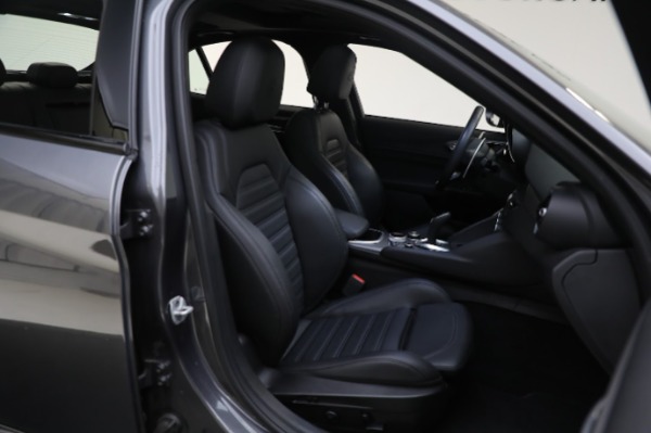 Used 2022 Alfa Romeo Giulia Veloce for sale Sold at Alfa Romeo of Greenwich in Greenwich CT 06830 22
