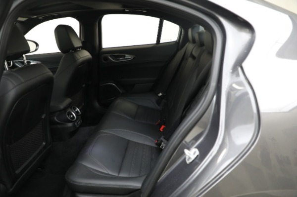 Used 2022 Alfa Romeo Giulia Veloce for sale Sold at Alfa Romeo of Greenwich in Greenwich CT 06830 23