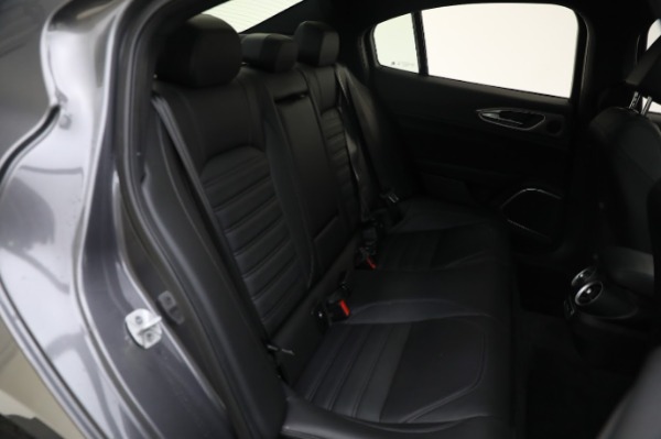 Used 2022 Alfa Romeo Giulia Veloce for sale Sold at Alfa Romeo of Greenwich in Greenwich CT 06830 26