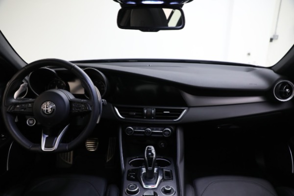Used 2022 Alfa Romeo Giulia Veloce for sale Sold at Alfa Romeo of Greenwich in Greenwich CT 06830 28