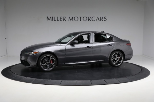 Used 2022 Alfa Romeo Giulia Veloce for sale Sold at Alfa Romeo of Greenwich in Greenwich CT 06830 4