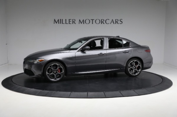 Used 2022 Alfa Romeo Giulia Veloce for sale $36,900 at Alfa Romeo of Greenwich in Greenwich CT 06830 4