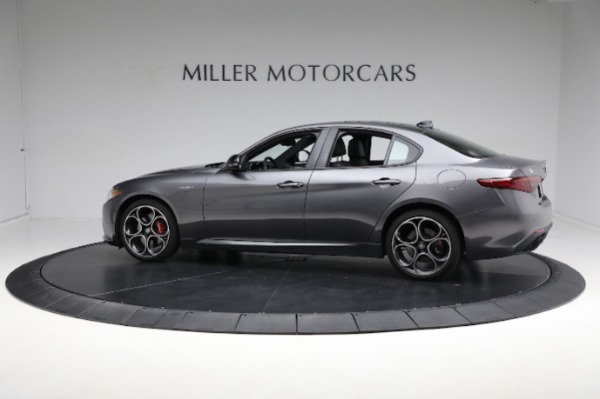 Used 2022 Alfa Romeo Giulia Veloce for sale $36,900 at Alfa Romeo of Greenwich in Greenwich CT 06830 6