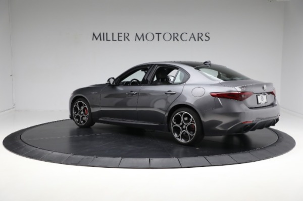 Used 2022 Alfa Romeo Giulia Veloce for sale $36,900 at Alfa Romeo of Greenwich in Greenwich CT 06830 7