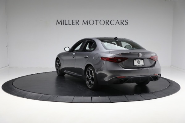 Used 2022 Alfa Romeo Giulia Veloce for sale Sold at Alfa Romeo of Greenwich in Greenwich CT 06830 8