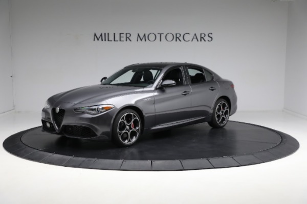 New 2022 Alfa Romeo Giulia Veloce for sale $52,845 at Alfa Romeo of Greenwich in Greenwich CT 06830 1