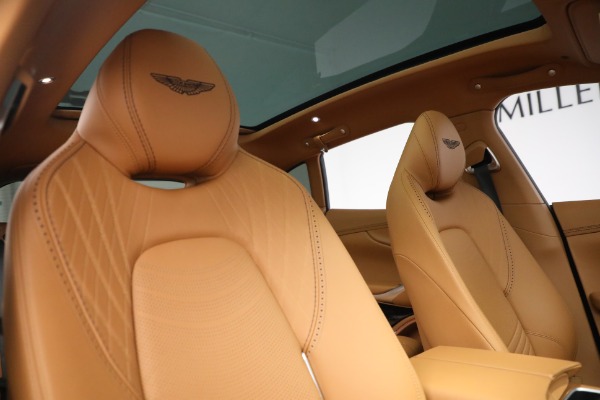 New 2022 Aston Martin DBX for sale $202,986 at Alfa Romeo of Greenwich in Greenwich CT 06830 21