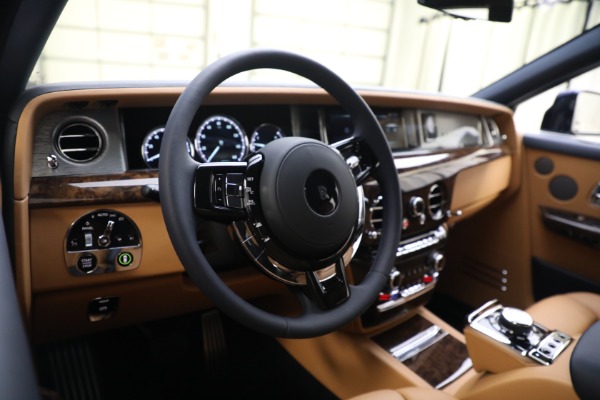 Used 2022 Rolls-Royce Phantom for sale Sold at Alfa Romeo of Greenwich in Greenwich CT 06830 10