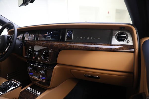 Used 2022 Rolls-Royce Phantom for sale Sold at Alfa Romeo of Greenwich in Greenwich CT 06830 11