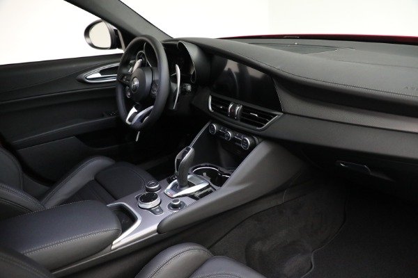 New 2022 Alfa Romeo Giulia Veloce for sale Sold at Alfa Romeo of Greenwich in Greenwich CT 06830 19