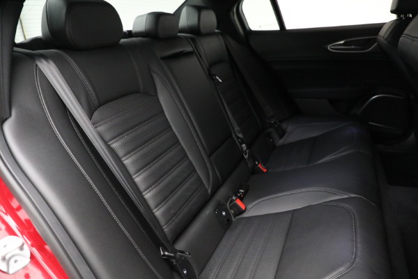 New 2022 Alfa Romeo Giulia Veloce for sale Sold at Alfa Romeo of Greenwich in Greenwich CT 06830 27