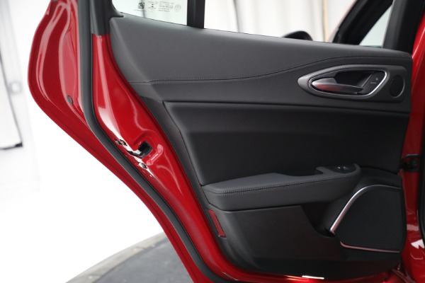 New 2022 Alfa Romeo Giulia Veloce for sale Sold at Alfa Romeo of Greenwich in Greenwich CT 06830 28