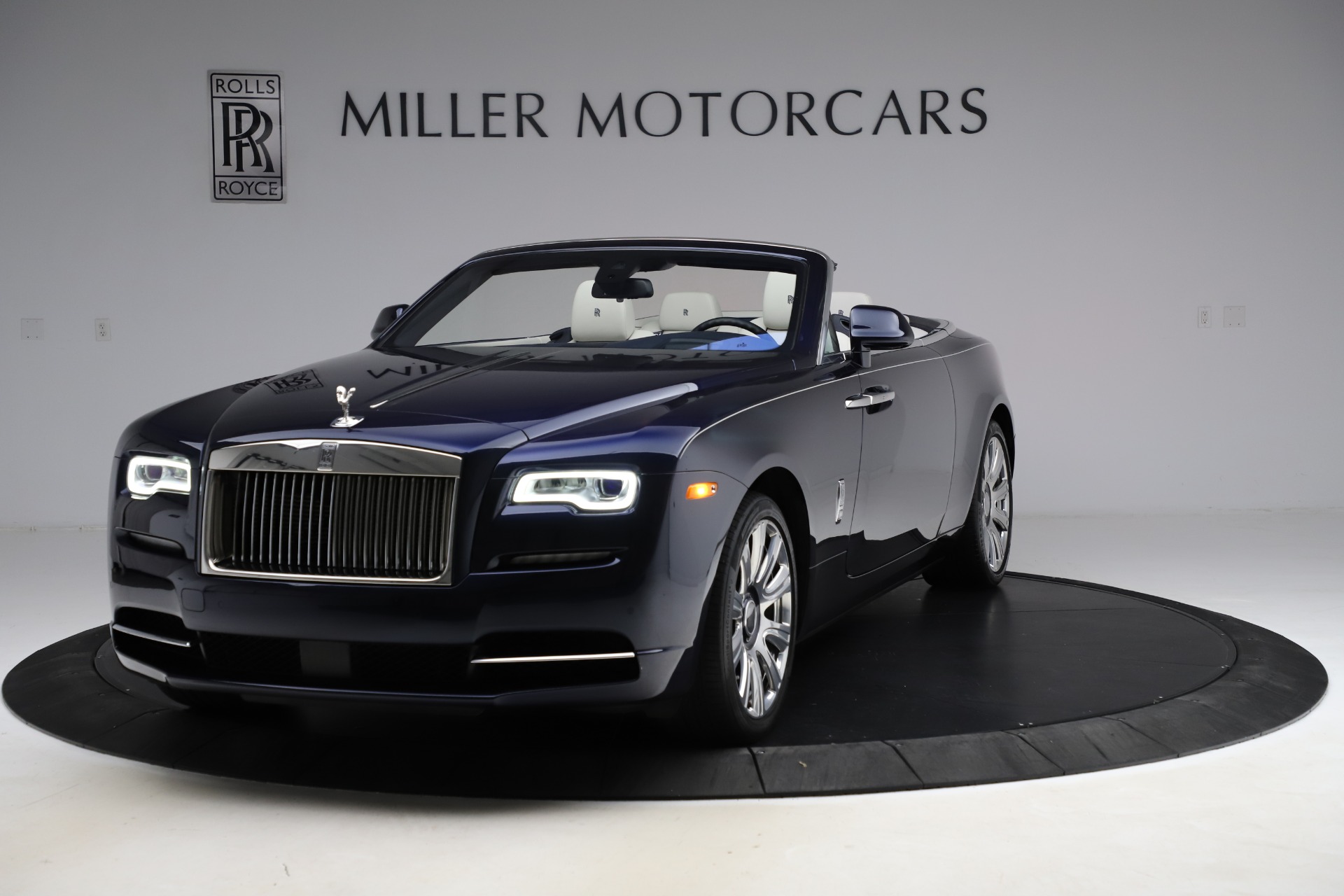 Used 2016 Rolls-Royce Dawn for sale Sold at Alfa Romeo of Greenwich in Greenwich CT 06830 1