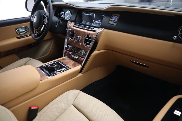 New 2022 Rolls-Royce Cullinan for sale Sold at Alfa Romeo of Greenwich in Greenwich CT 06830 23