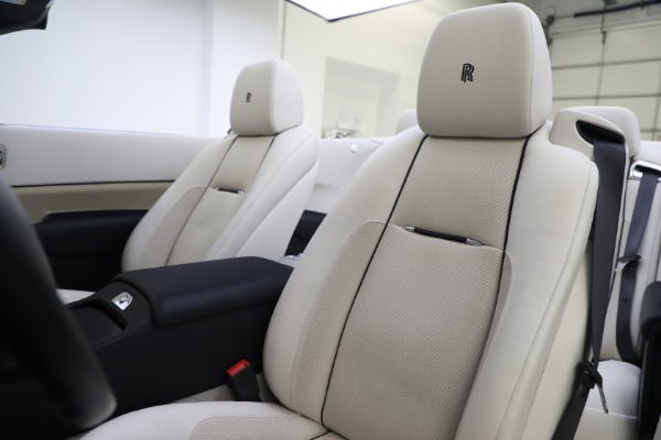 Used 2016 Rolls-Royce Dawn for sale $294,900 at Alfa Romeo of Greenwich in Greenwich CT 06830 27