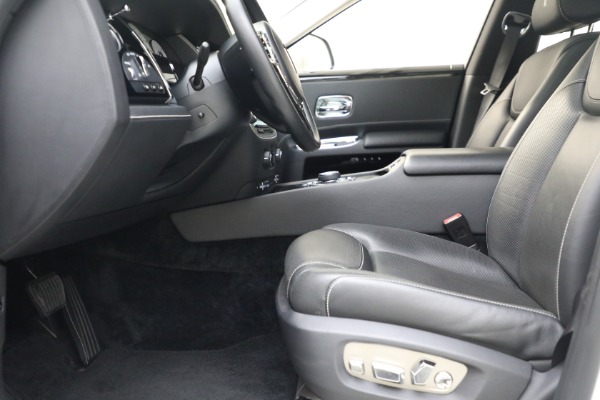 Used 2017 Rolls-Royce Ghost for sale $219,900 at Alfa Romeo of Greenwich in Greenwich CT 06830 12