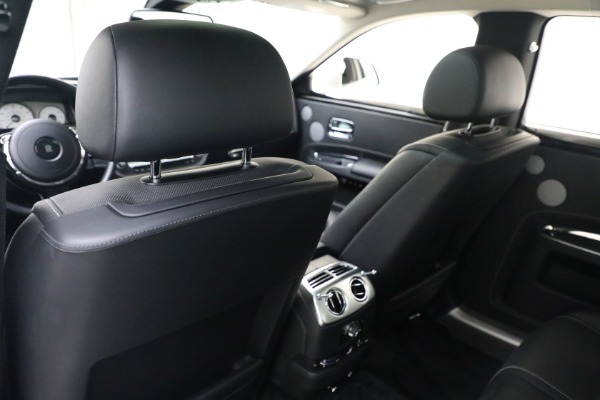 Used 2017 Rolls-Royce Ghost for sale $219,900 at Alfa Romeo of Greenwich in Greenwich CT 06830 14