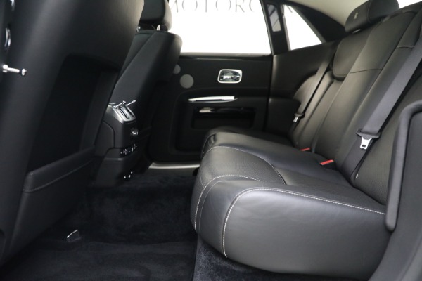 Used 2017 Rolls-Royce Ghost for sale $219,900 at Alfa Romeo of Greenwich in Greenwich CT 06830 15