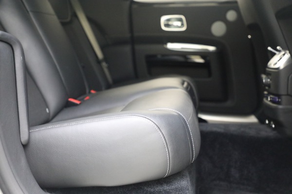 Used 2017 Rolls-Royce Ghost for sale $219,900 at Alfa Romeo of Greenwich in Greenwich CT 06830 21