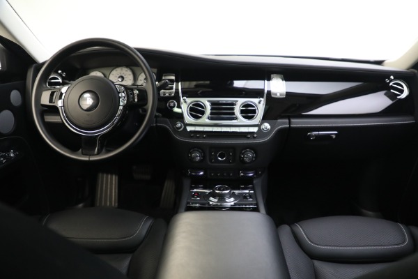 Used 2017 Rolls-Royce Ghost for sale $219,900 at Alfa Romeo of Greenwich in Greenwich CT 06830 23