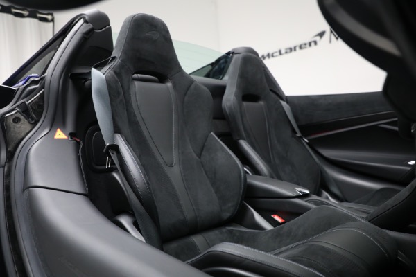 Used 2022 McLaren 720S Spider Performance for sale $344,900 at Alfa Romeo of Greenwich in Greenwich CT 06830 27