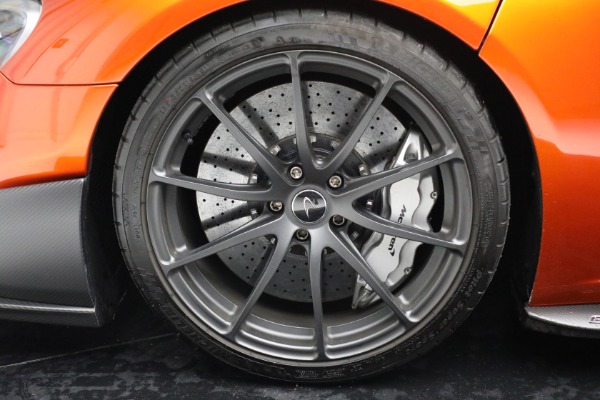 Used 2016 McLaren 675LT Spider for sale $280,900 at Alfa Romeo of Greenwich in Greenwich CT 06830 23
