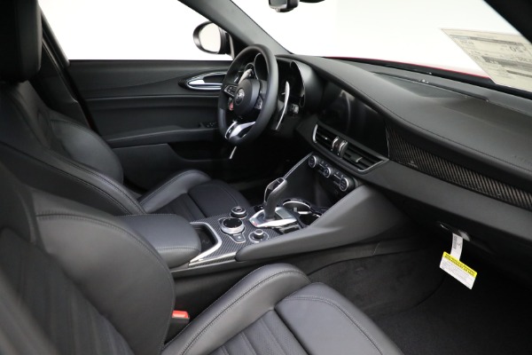 New 2022 Alfa Romeo Giulia Quadrifoglio for sale Sold at Alfa Romeo of Greenwich in Greenwich CT 06830 18