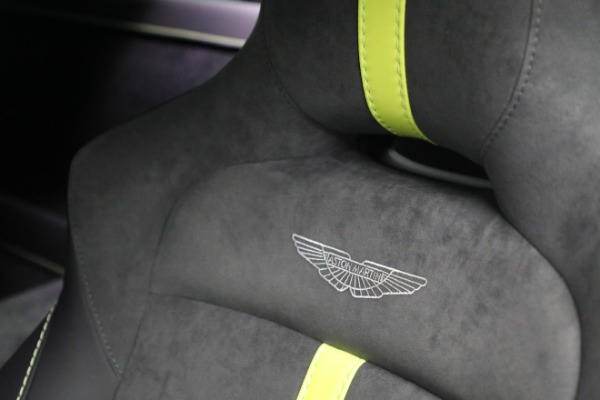 New 2022 Aston Martin Vantage F1 Edition for sale $210,586 at Alfa Romeo of Greenwich in Greenwich CT 06830 17