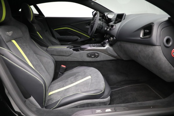 New 2022 Aston Martin Vantage F1 Edition for sale $210,586 at Alfa Romeo of Greenwich in Greenwich CT 06830 21